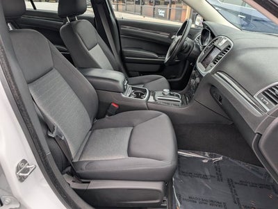 2022 Chrysler 300 Touring