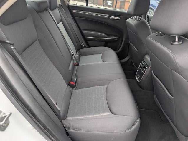 2022 Chrysler 300 Touring