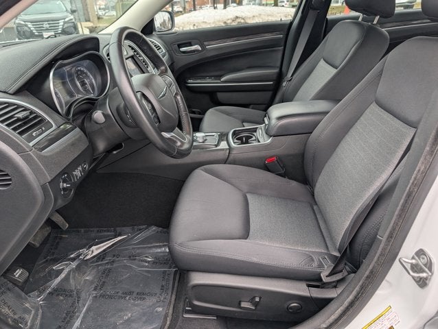 2022 Chrysler 300 Touring