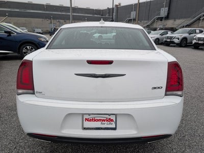 2022 Chrysler 300 Touring