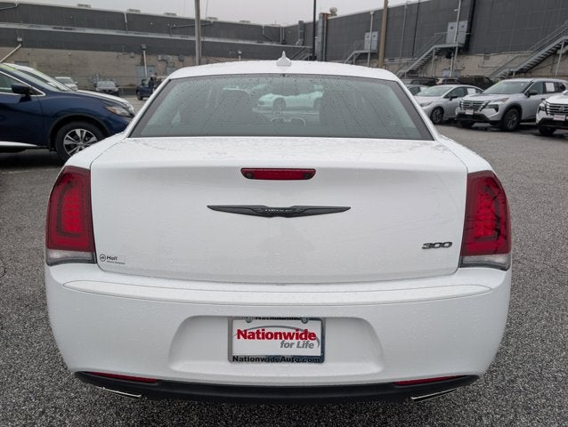 2022 Chrysler 300 Touring