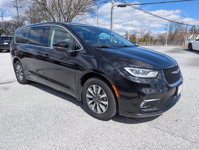 2023 Chrysler Pacifica Hybrid Touring L