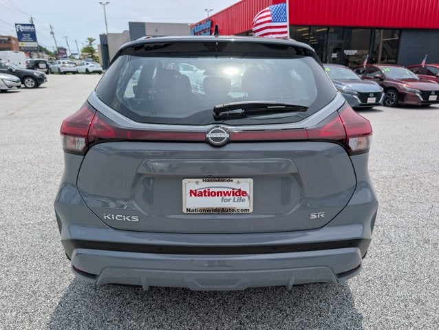 2023 Nissan Kicks SR