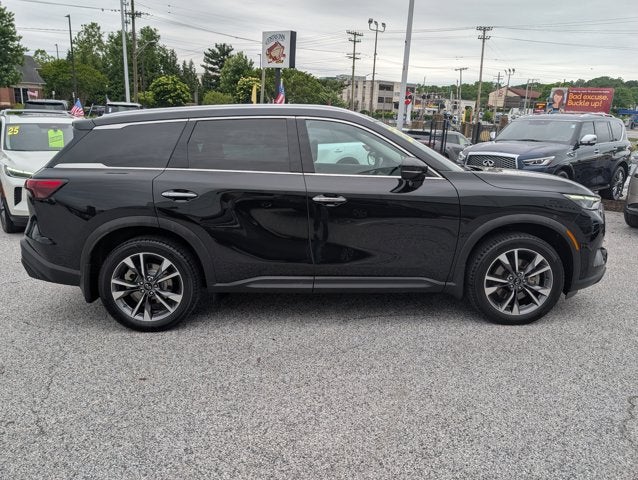 2023 INFINITI QX60 LUXE