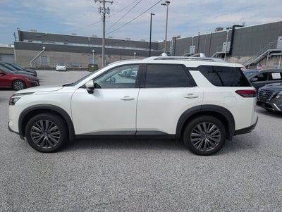 2024 Nissan Pathfinder SL