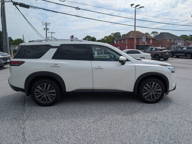 2024 Nissan Pathfinder SL
