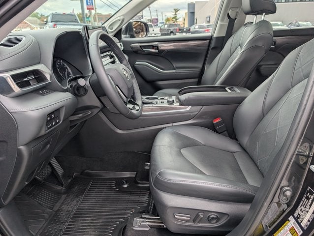 2021 Toyota Highlander Platinum