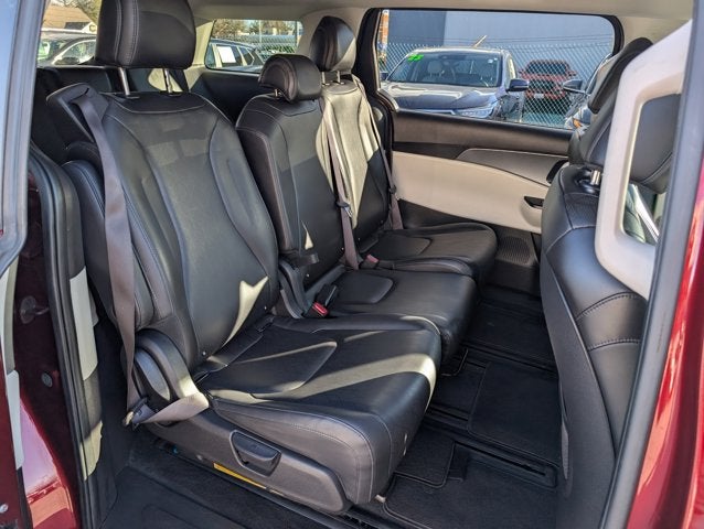 2024 Kia Carnival LX