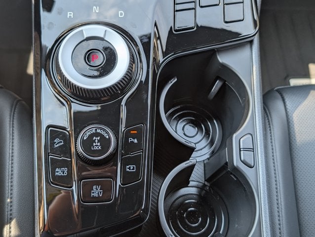 2025 Kia Sportage Plug-In Hybrid X-Line