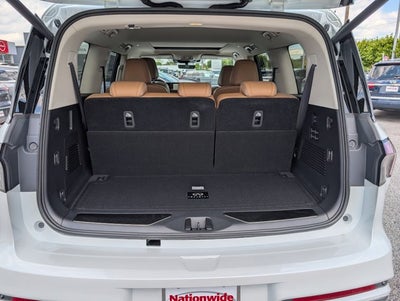 2026 INFINITI QX80 LUXE